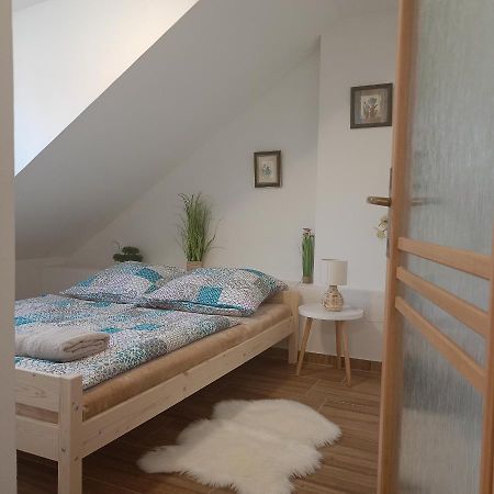 Kralovak Apartment Kraluv Dvur ภายนอก รูปภาพ