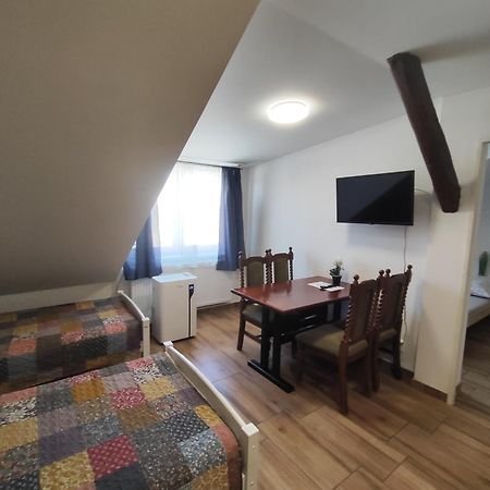Kralovak Apartment Kraluv Dvur ภายนอก รูปภาพ