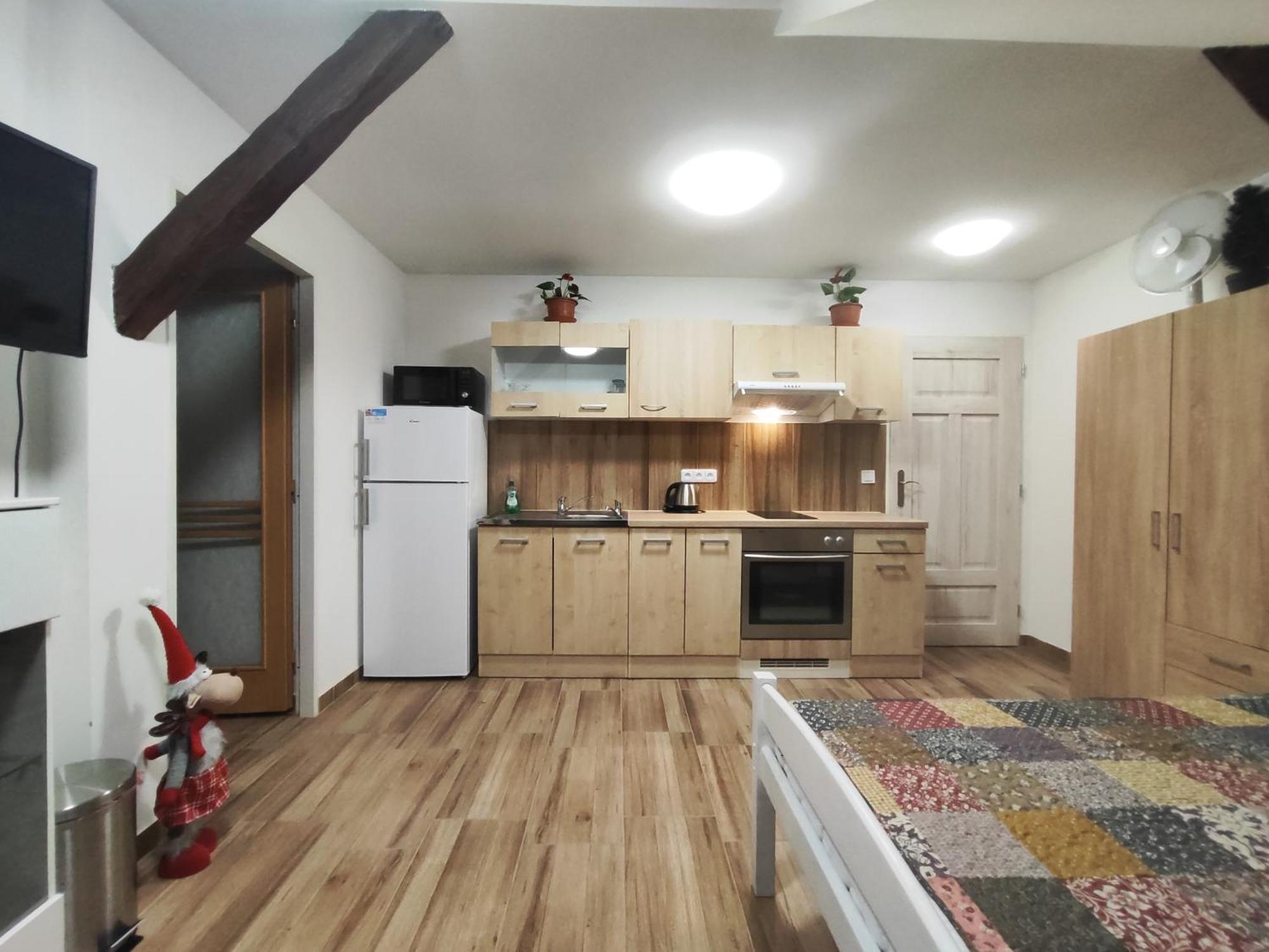 Kralovak Apartment Kraluv Dvur ภายนอก รูปภาพ