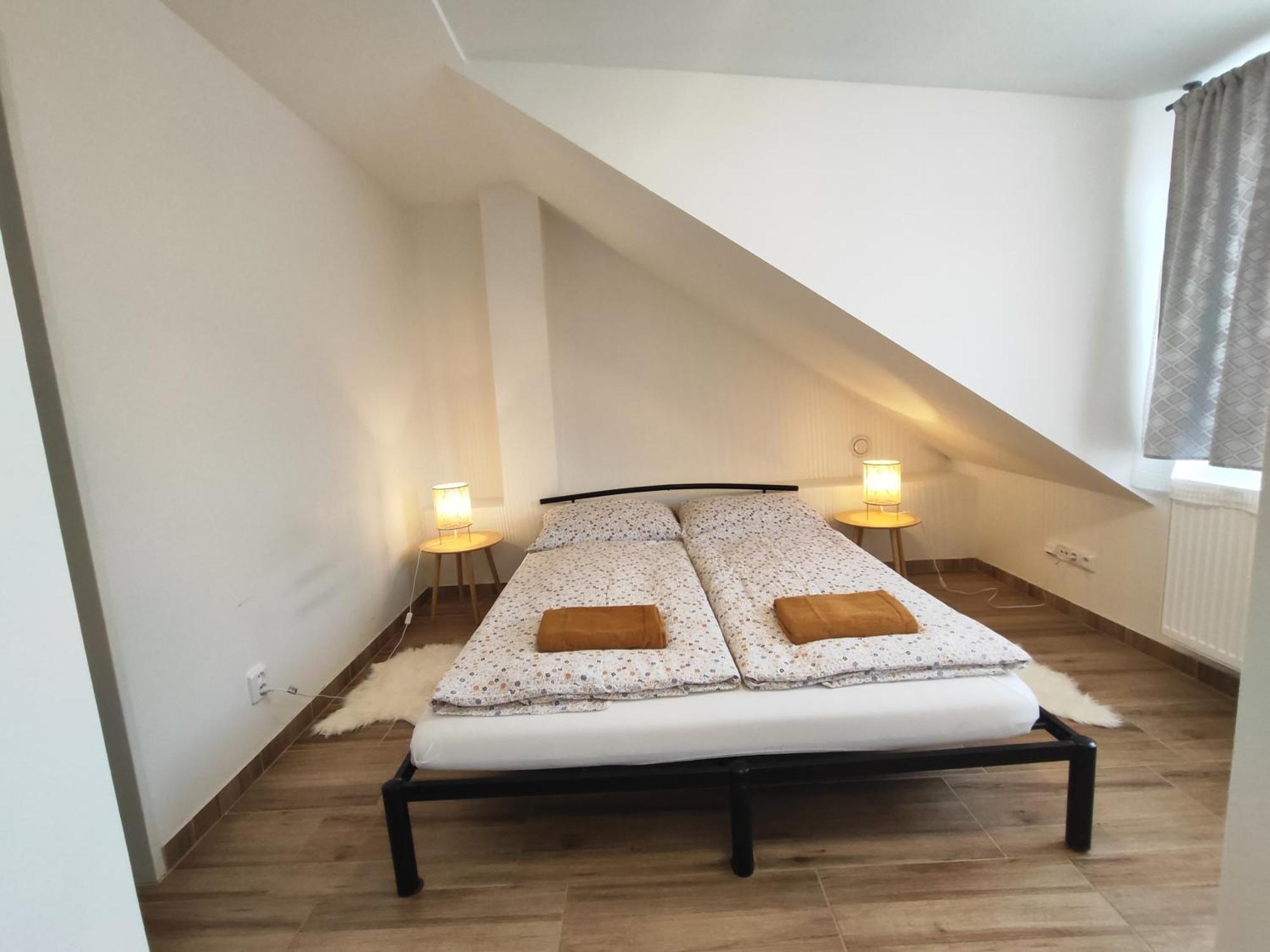 Kralovak Apartment Kraluv Dvur ภายนอก รูปภาพ