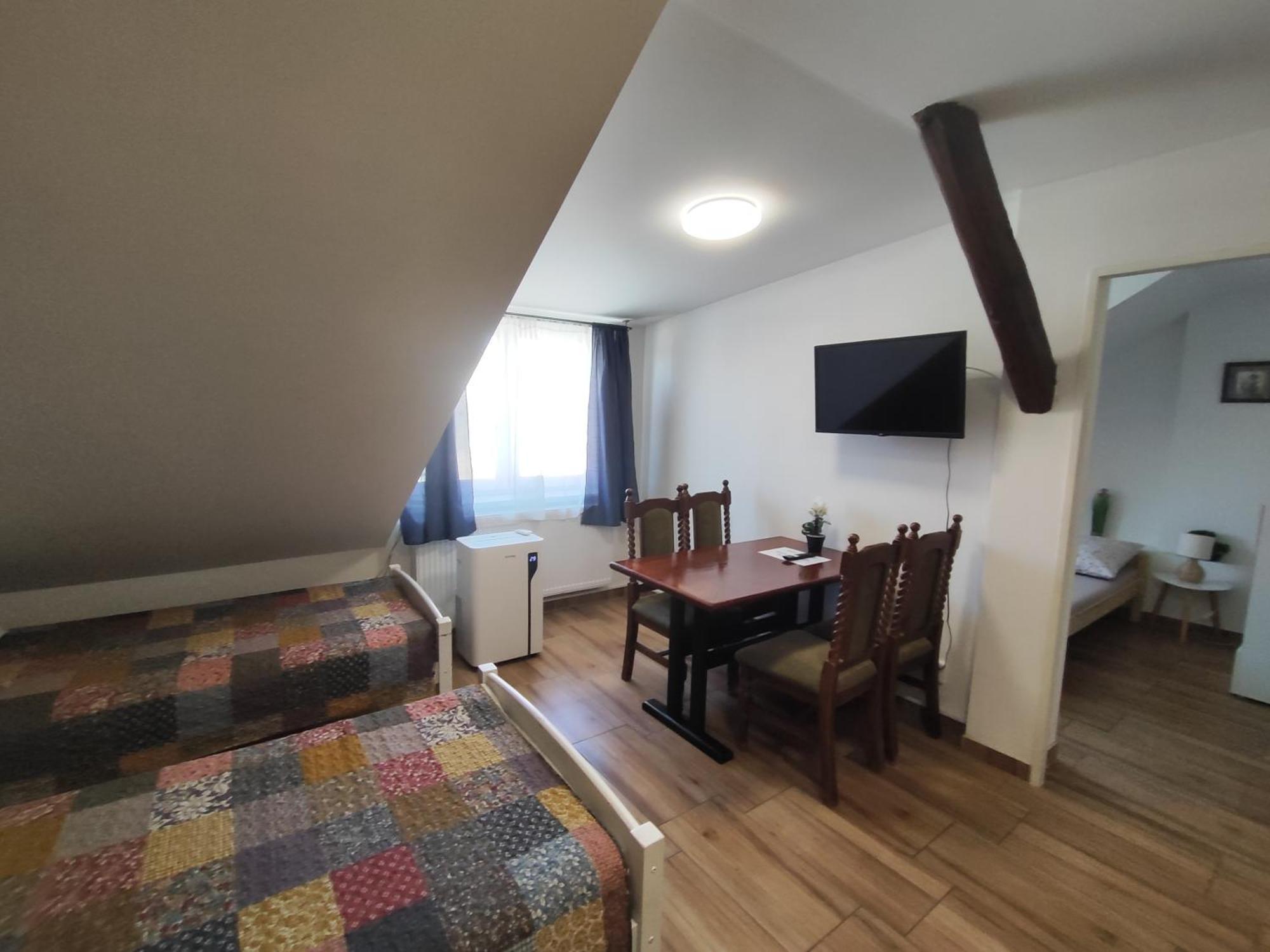 Kralovak Apartment Kraluv Dvur ภายนอก รูปภาพ